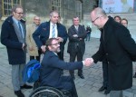 Dompfarrer Toni Faber begrüßt den Präsidenten Dr. Armin Schön